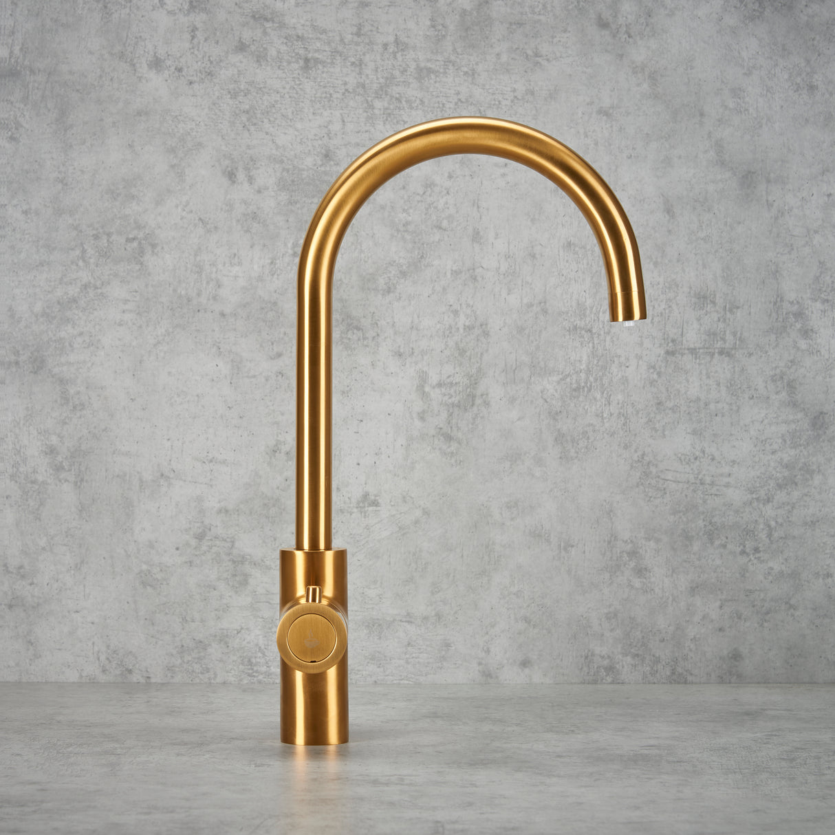 Verossi | Vinta | Swan 3 in 1 Instant Boiling Tap | Brushed Gold Finish